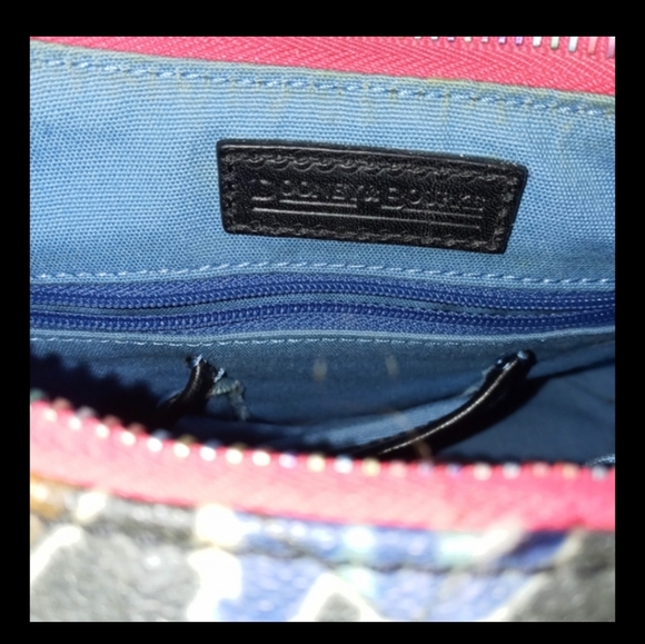 Dooney and Bourke bucket bag purse - Picture 6 of 7